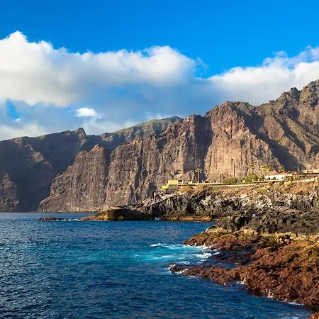 Beautiful El Duque Апартаменти