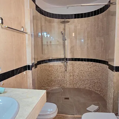 Beautiful El Duque Appartamento