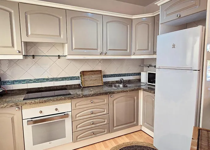 Апартаменти Beautiful El Duque *