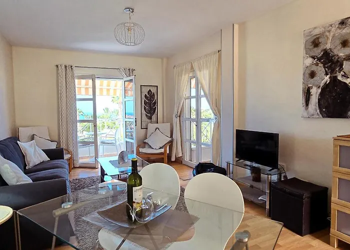 Апартаменти Beautiful El Duque