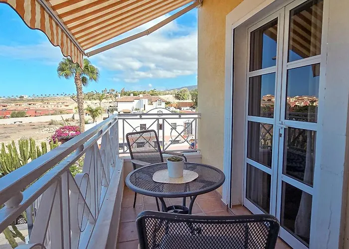 Beautiful El Duque Апартаменти